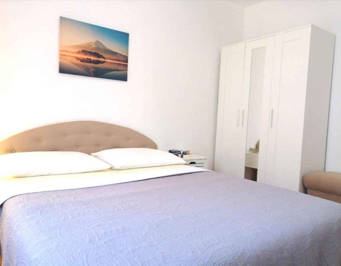 Lovely Sea View House In Malinska Island Krk Esterno foto